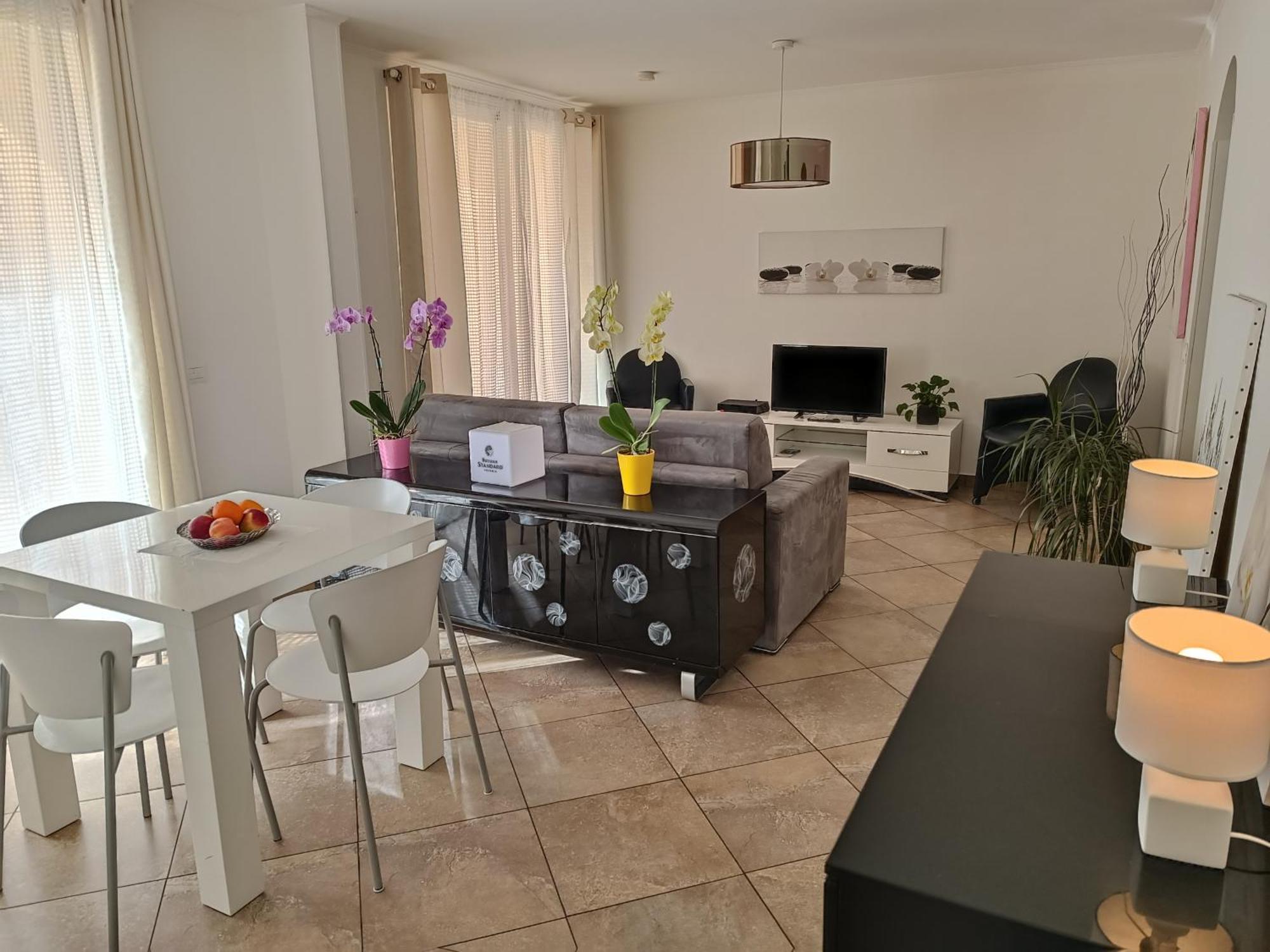 Direct Monaco 2 Pieces Devant Piscine Beausoleil Exterior foto