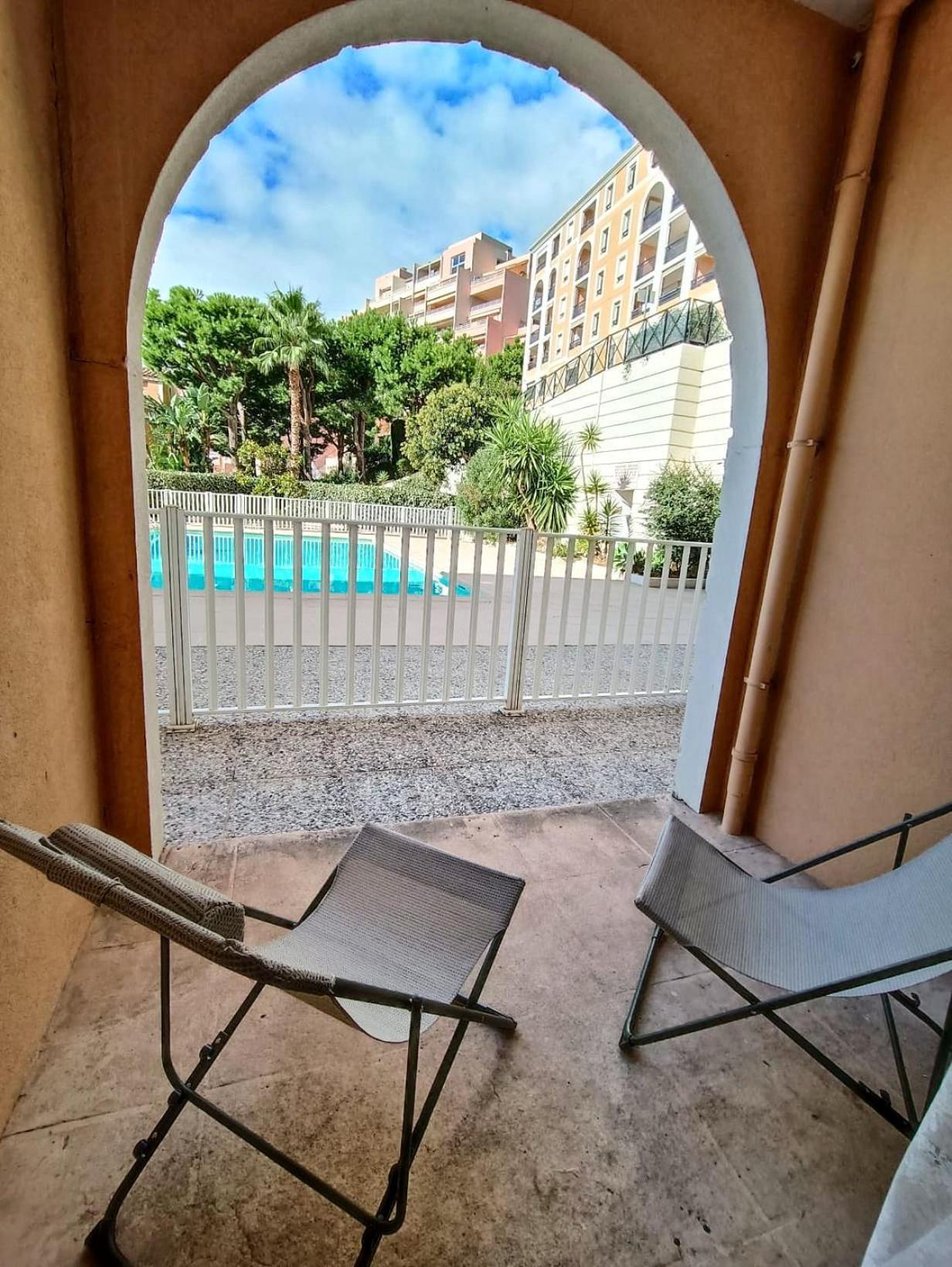 Direct Monaco 2 Pieces Devant Piscine Beausoleil Exterior foto