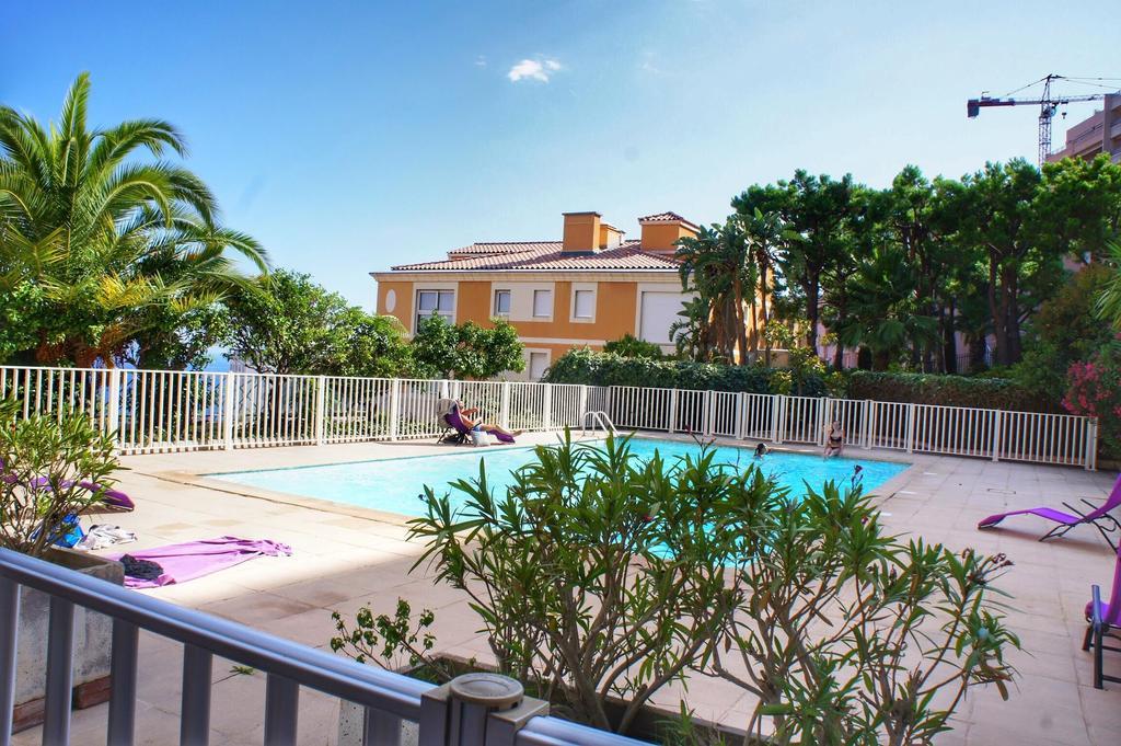 Direct Monaco 2 Pieces Devant Piscine Beausoleil Exterior foto